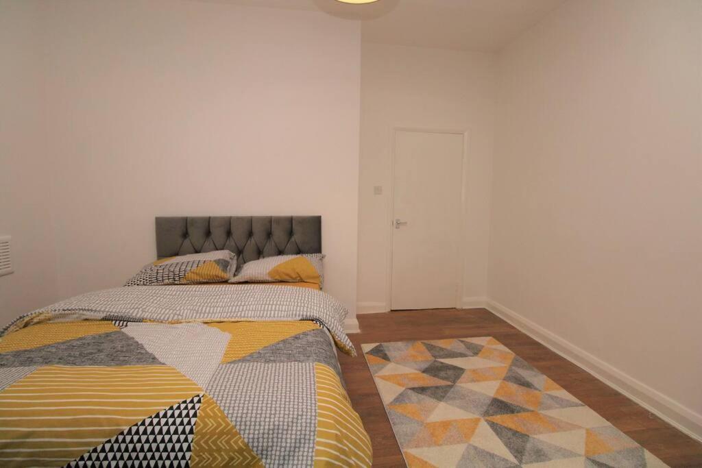 Апартаменты Ideal 2 Bed Flat Close To City Лондон Экстерьер фото